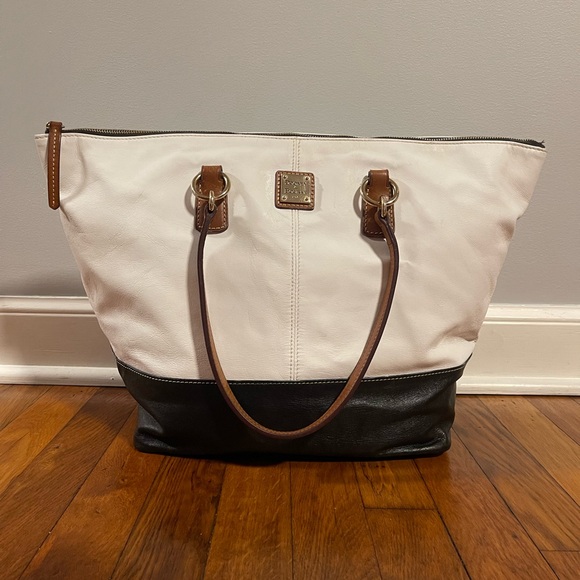 Beautiful Dooney&Bourke Leather Shoulder Bag/ Tote - Picture 1 of 7